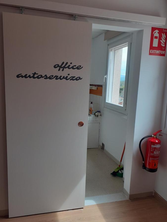 Albergue Lemavo Монфорте де Лемос Екстериор снимка
